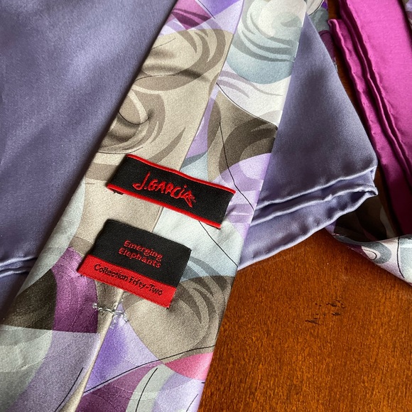 J. Garcia Emerging Elephants Tie, Collection 52 & coordinating pocket squares - Picture 6 of 7